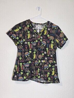 Peaches Uniforms Turtle Print Scrub Top V-Neck Medical Nursing Sz M